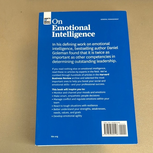HBR's 10 Must Reads on Emotional Intelligence Book - Picture 2 of 2